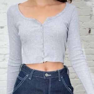 Brandy Melville Zelly buttoned long sleeve top